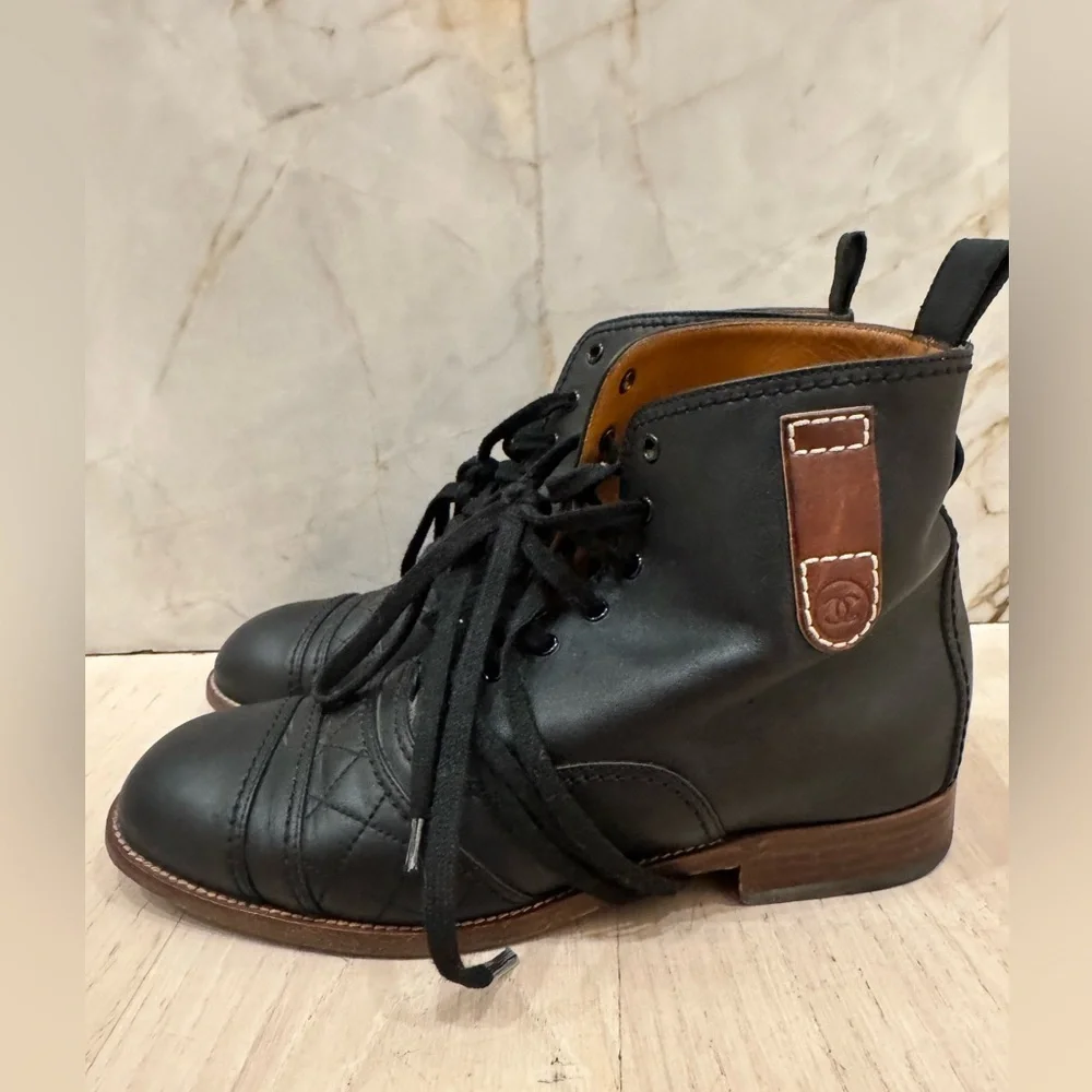 CHANEL 2014 BLACK QUILTED LEATHER MOTORCYCLE BOOTS- SIZE 39